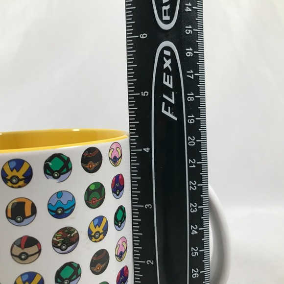 2016 Just Funky Pokémon Pokeball 20 Fl Oz 4.25 Inch Coffee Tea Mug Cup - Picture 13 of 16